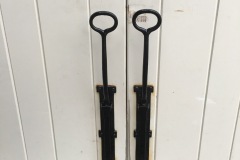 1_bolts